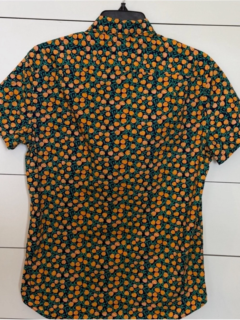 J. Crew Men's Short-Sleeve Button-Up Shirt in Green with Peach Print